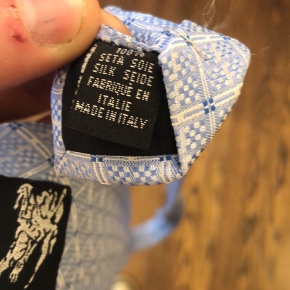 Vintage Burberry Tie - Picture 4 of 4